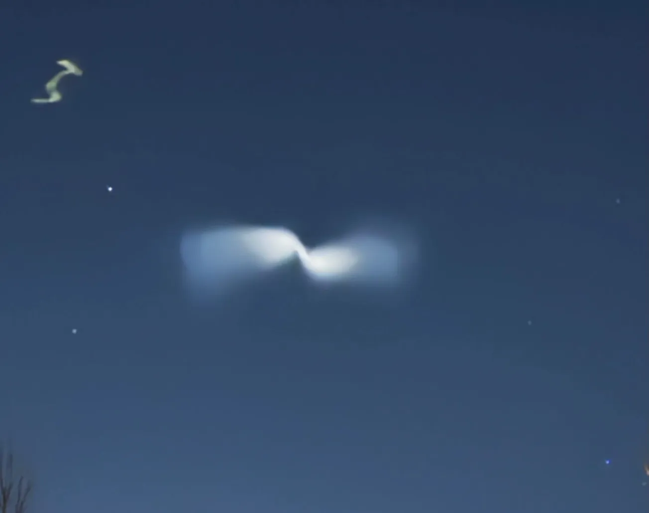 Swirl of light over Marblehead traced to European rocket launch