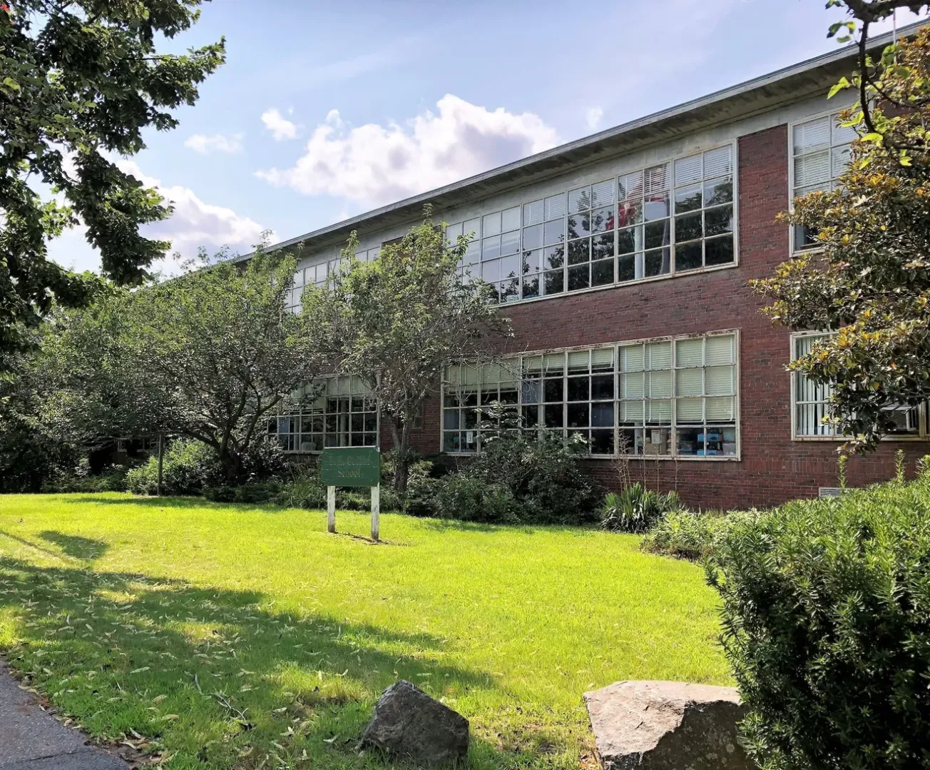 Marblehead Housing Committee backs housing for Coffin School site