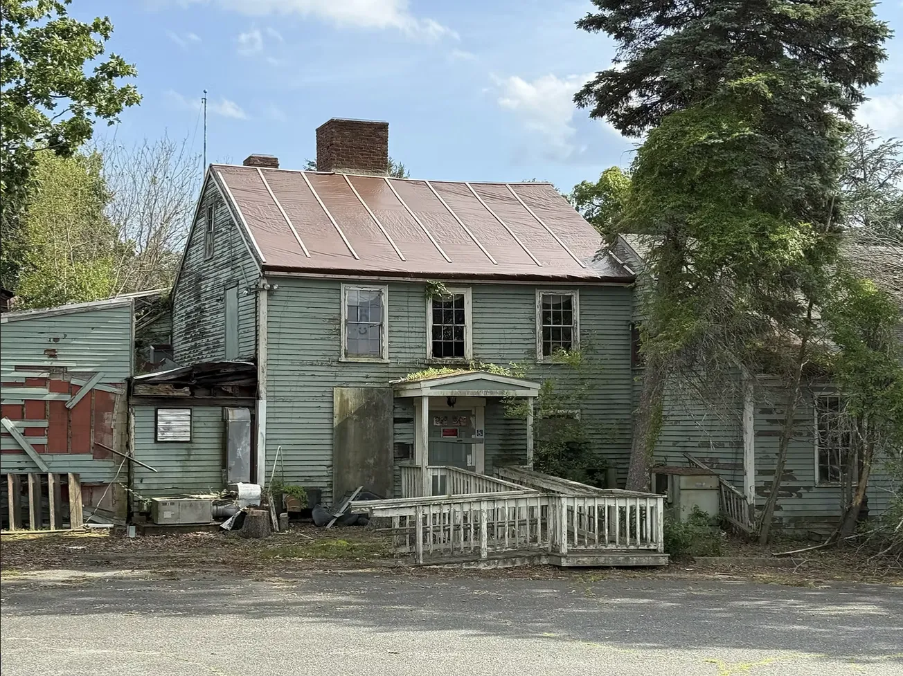 Odd Fellows lodge pledges $10,000 to save Glover farmhouse