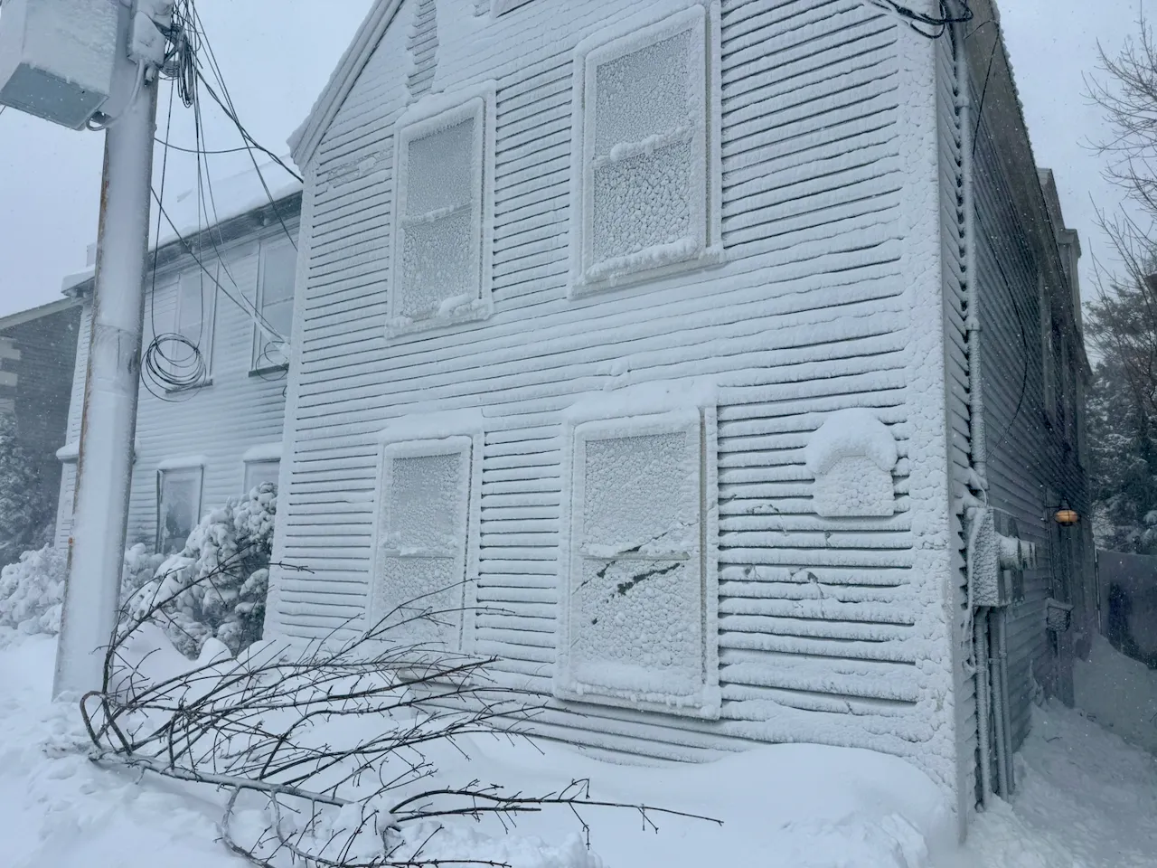Blizzard conditions grip Marblehead, bringing high winds and compacted snow